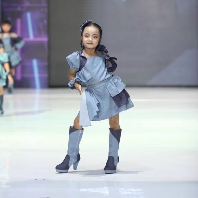 Baju Fashion Show Shakyla Official tema Jeans Denim Anak Perempuan 4-8th Include Boots & Accesories 
