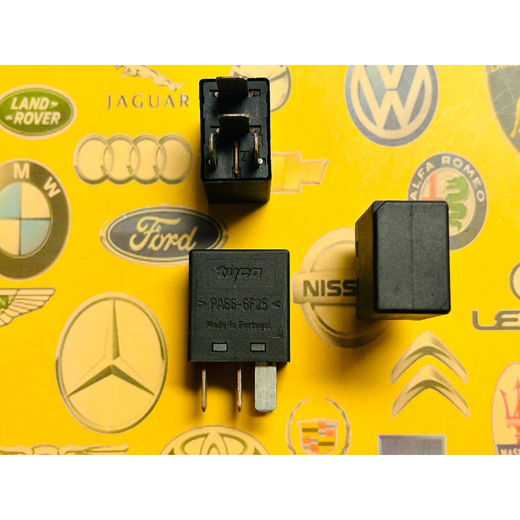 Relay Mobil Warna Hitam 4 Kaki Merk  Tyco / TE Connectivity Part No. PA66-GF25 ORI/ ASLI (Made in Po