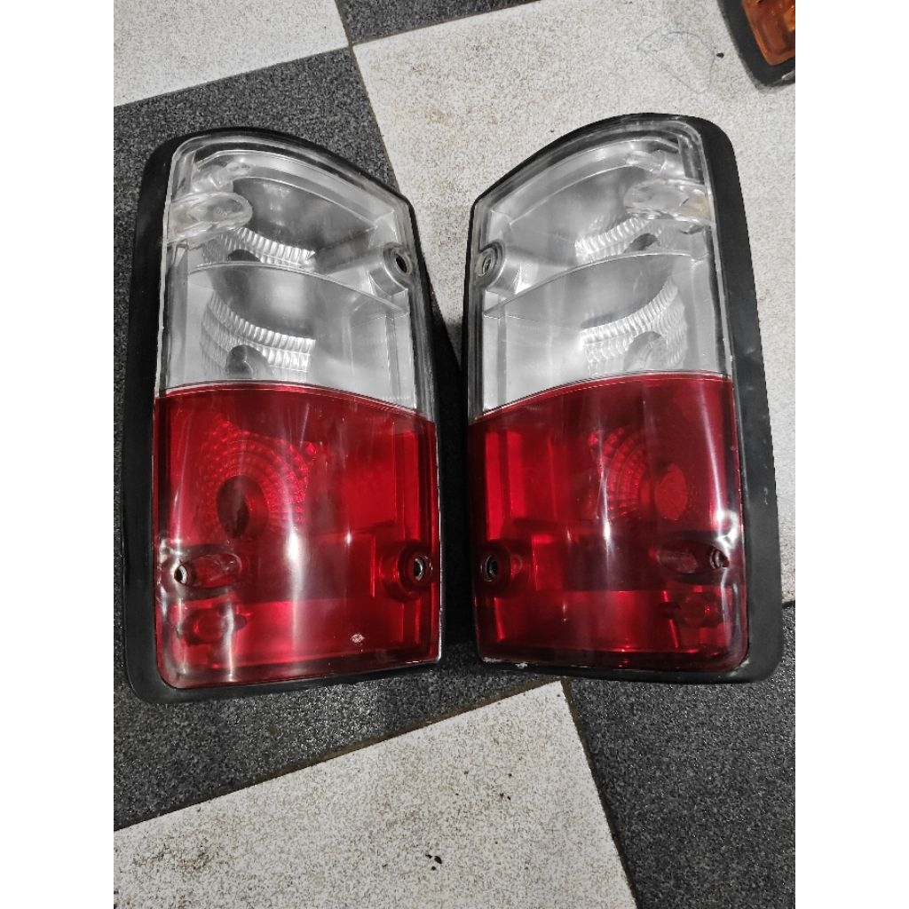 Stoplamp belakang Toyota Kijang Super 1993-1996