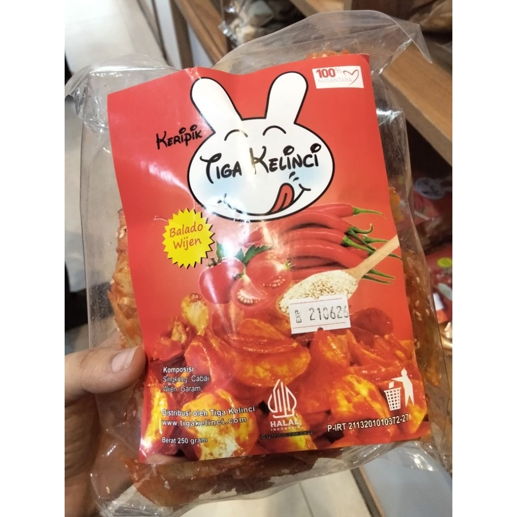 KERIPIK SINGKONG TIGA KELINCI RASA BALADO WIJEN