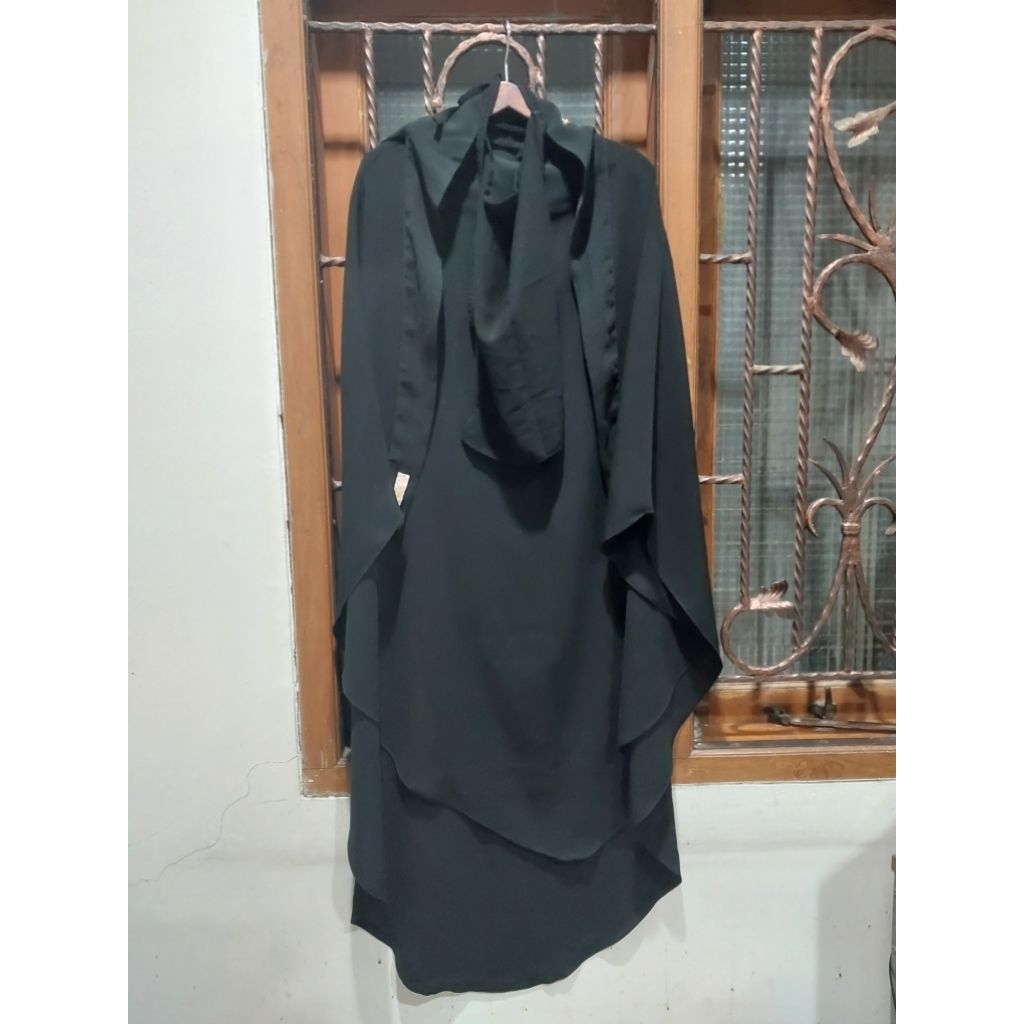 Preloved FK Hydra by Alfi Huraiyah