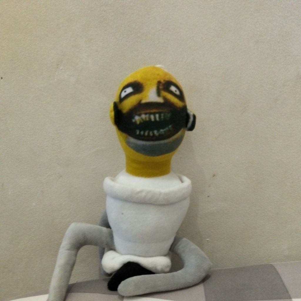 Boneka skibidi toilet Strider toilet