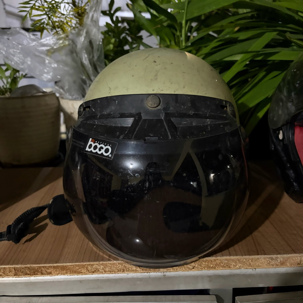 Preloved Helm Bogo