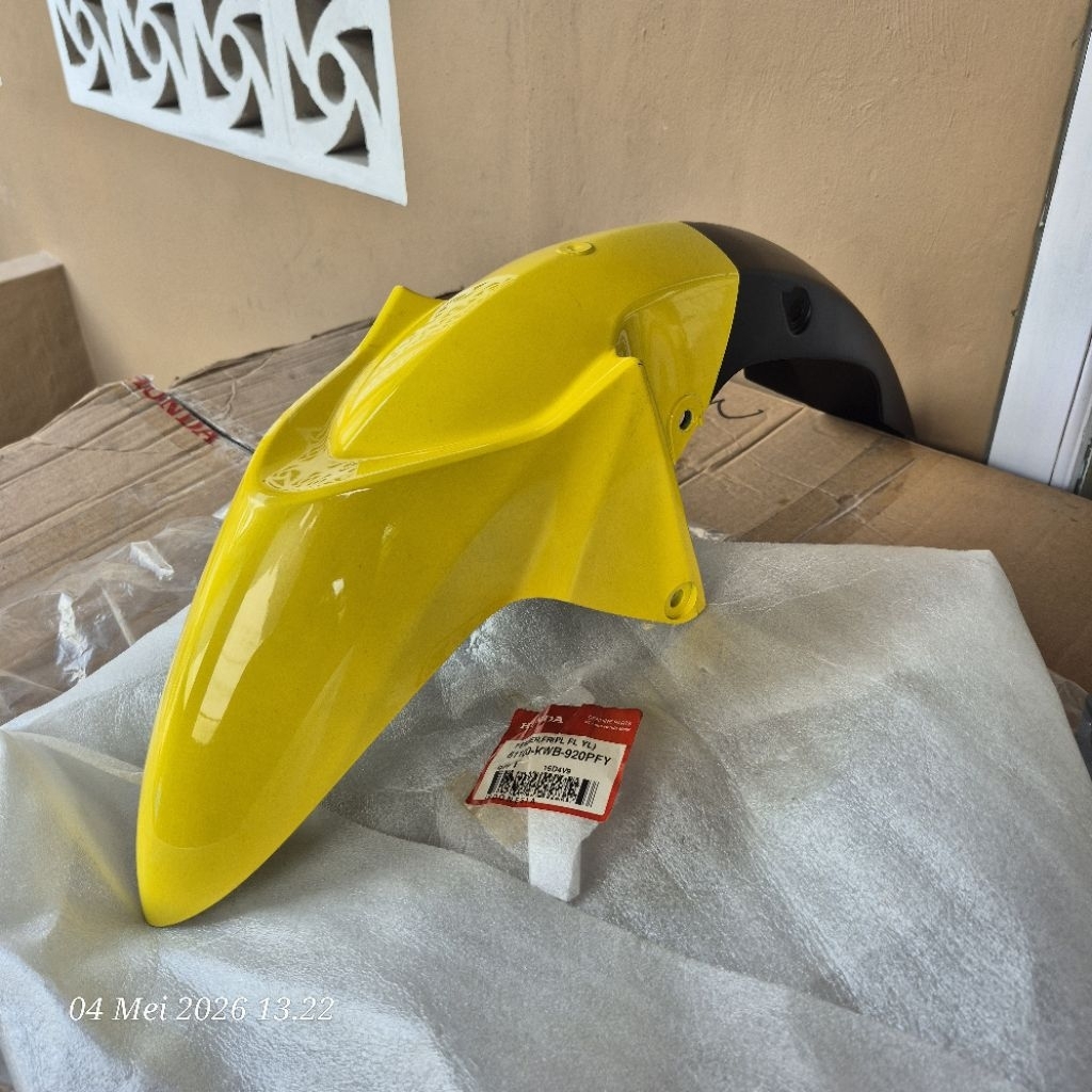 Spakbor slebor depan honda blade bled 110 karbu kuning original ahm honda 61100-kwb-920PFY