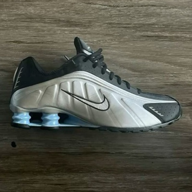 nike shox r4