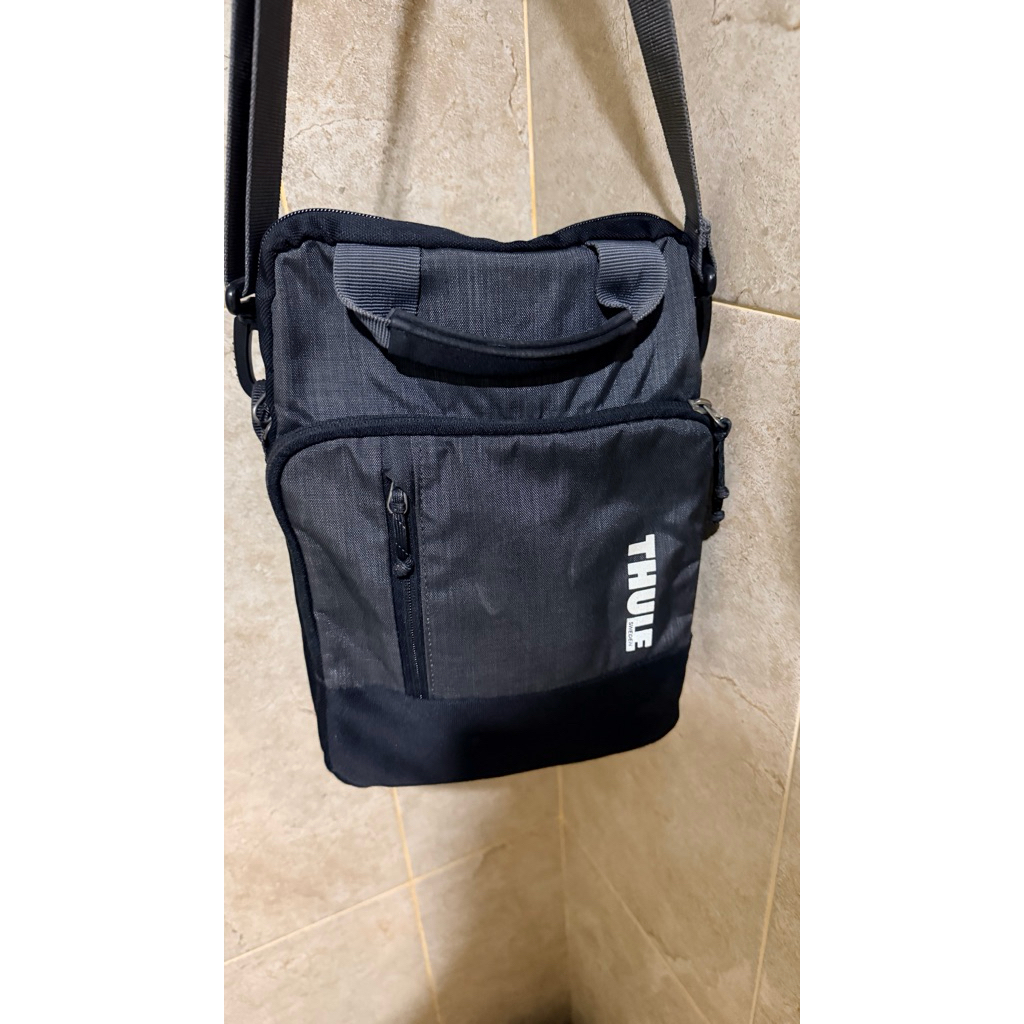 Tas selempang merk THULE