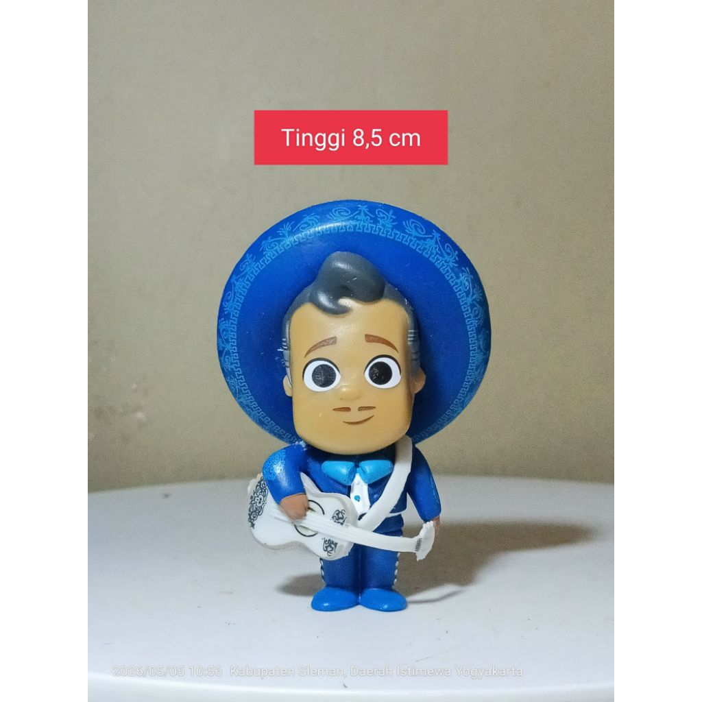 action figure coco ernesto de la cruz biru