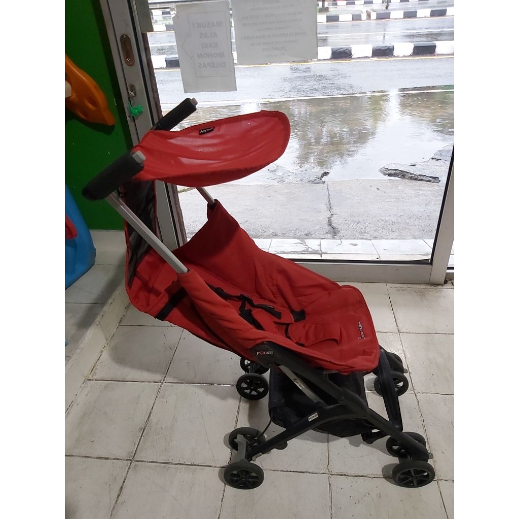 Stroller Pockit Merah Preloved