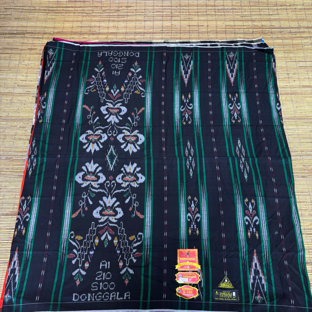 SARUNG TENUN DONGGALA S-100