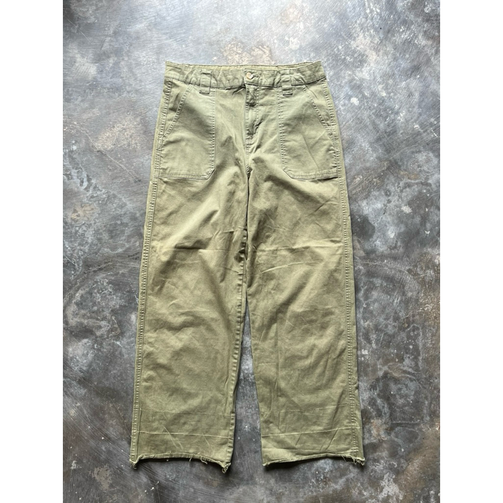 COTTON ON olive green fatigue distressed pants