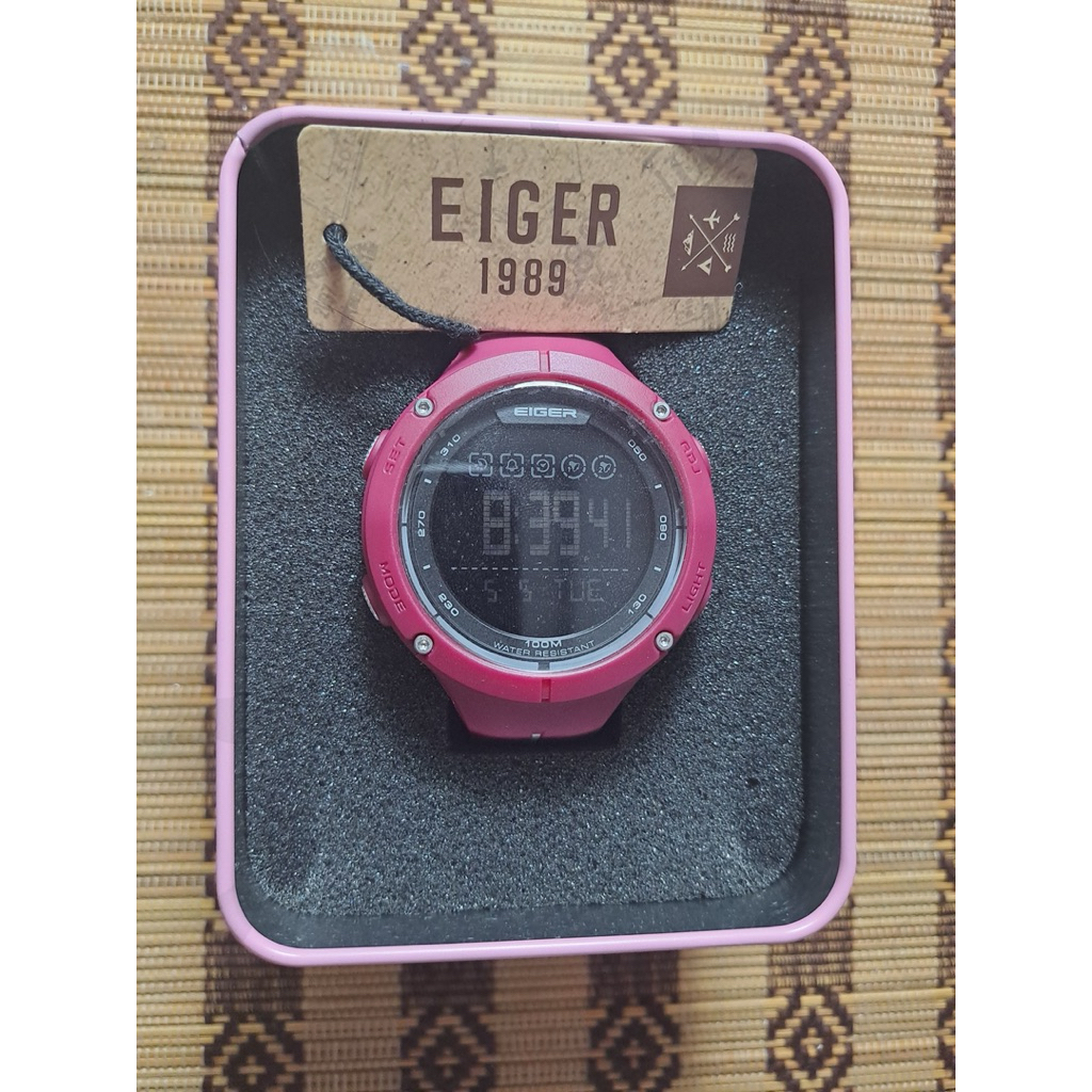 EIGER JAM WANITA