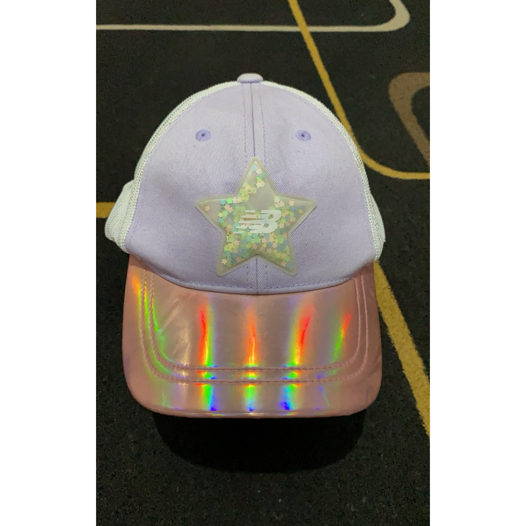 topi lilac cantik anak hologram