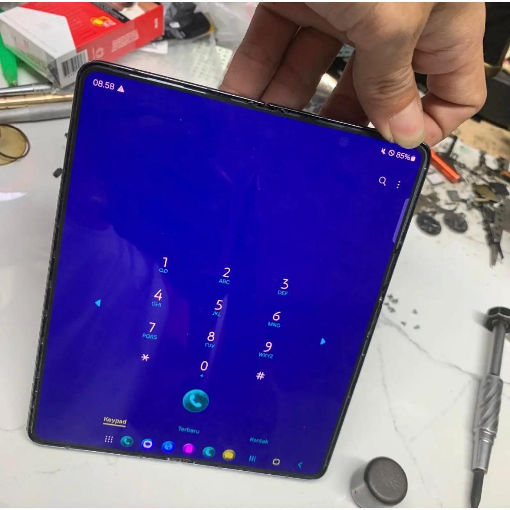lcd dalam samsung z fold 4