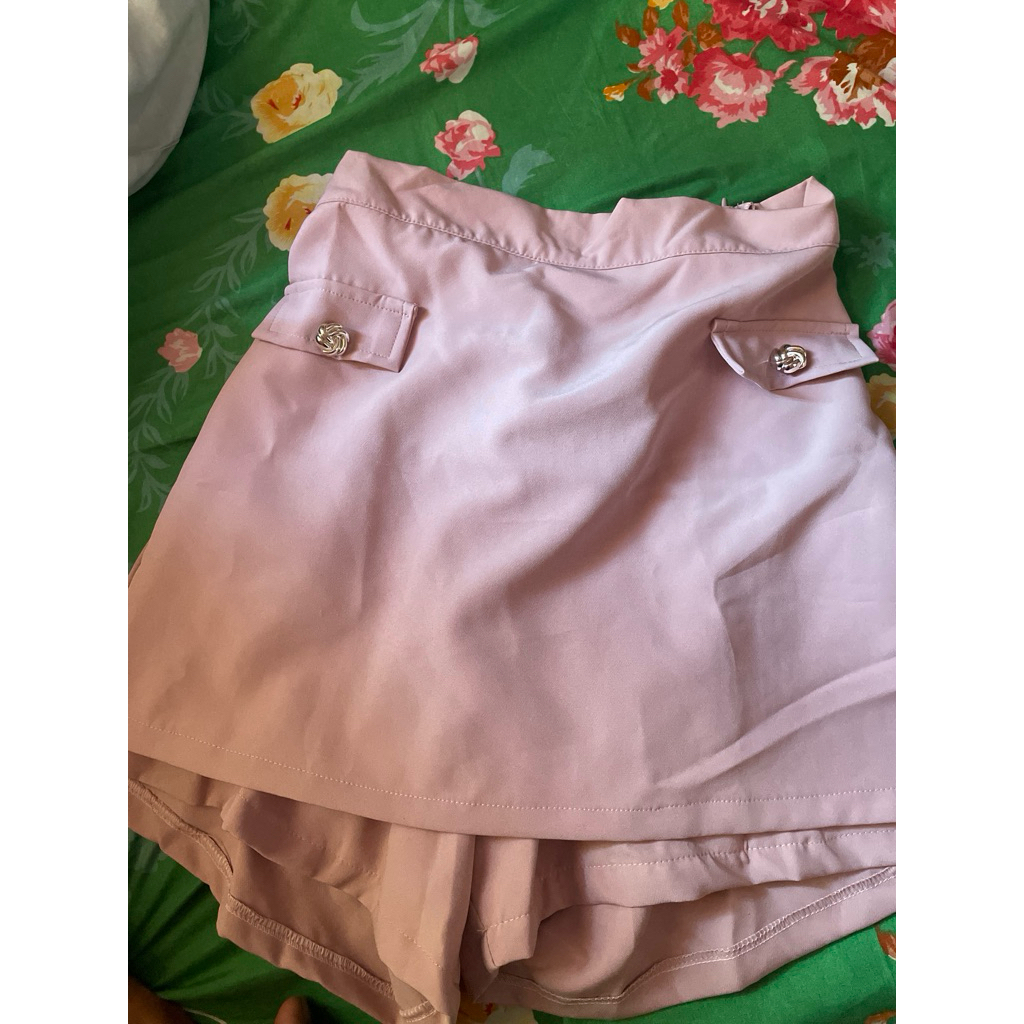 Celana Pendek Model RokCelana