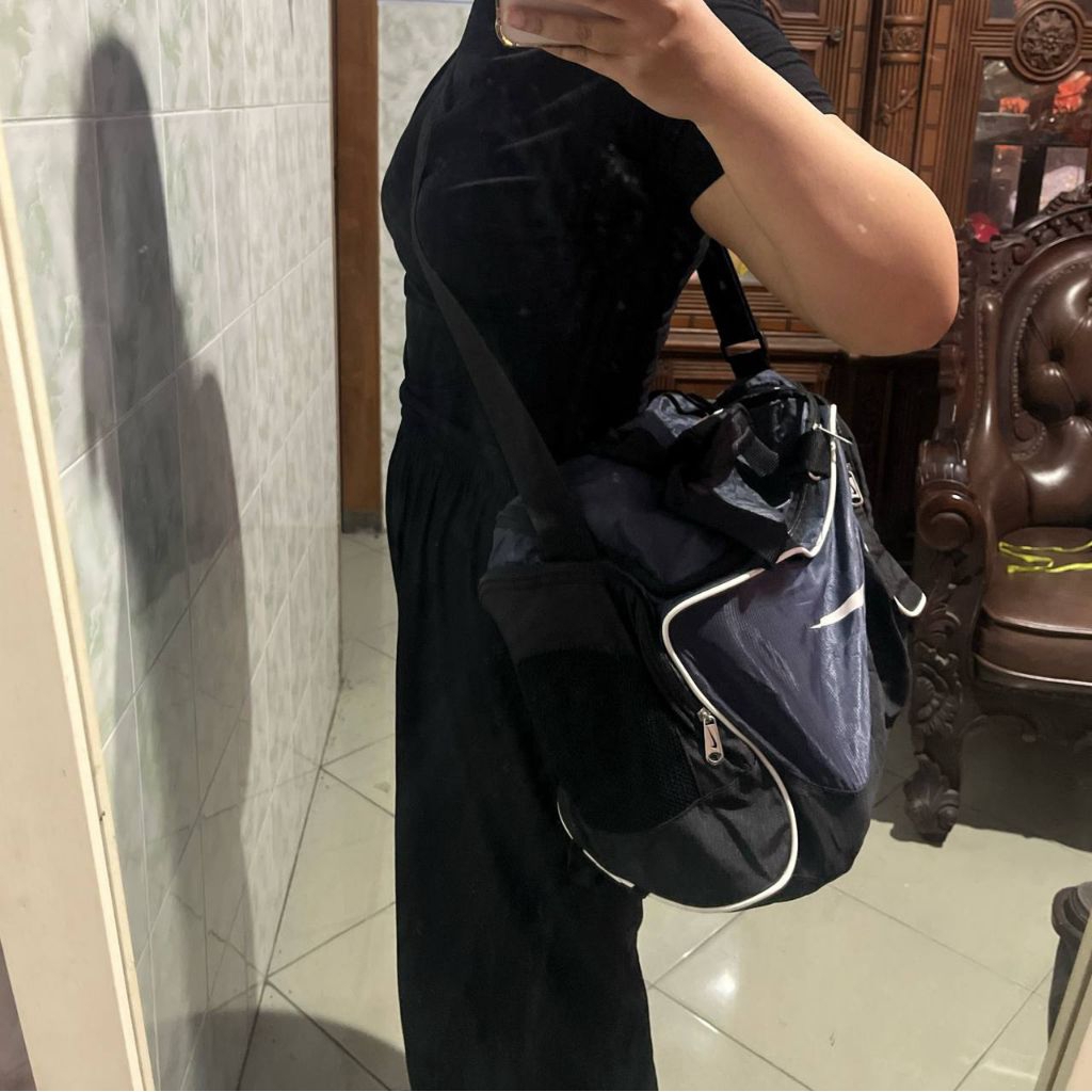 Tas Olahraga Nike | Bisa buat Traveling | Tas minggat preloved Bekas pribadi Second
