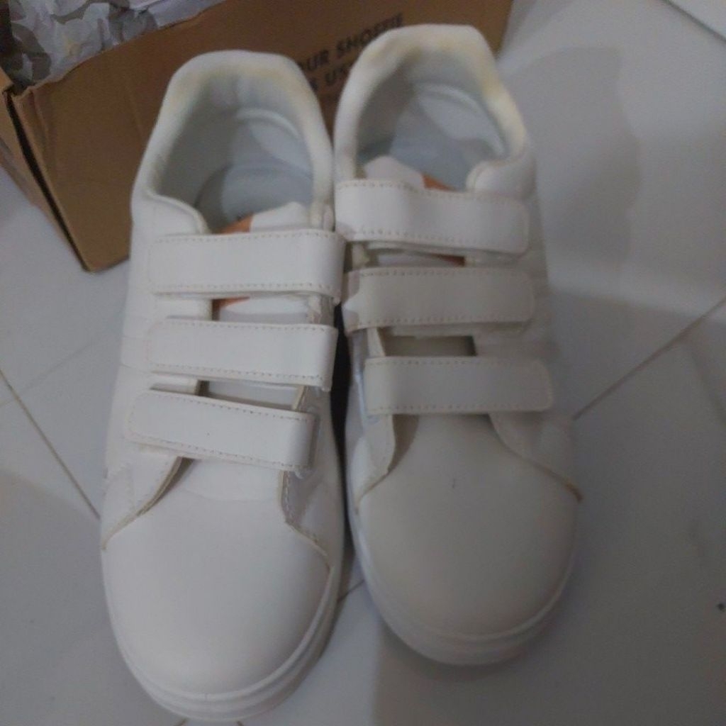 Sepatu Wanita Putih North Star Preloved uk 40