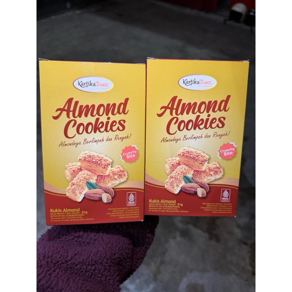 kartika toast Almond cookies