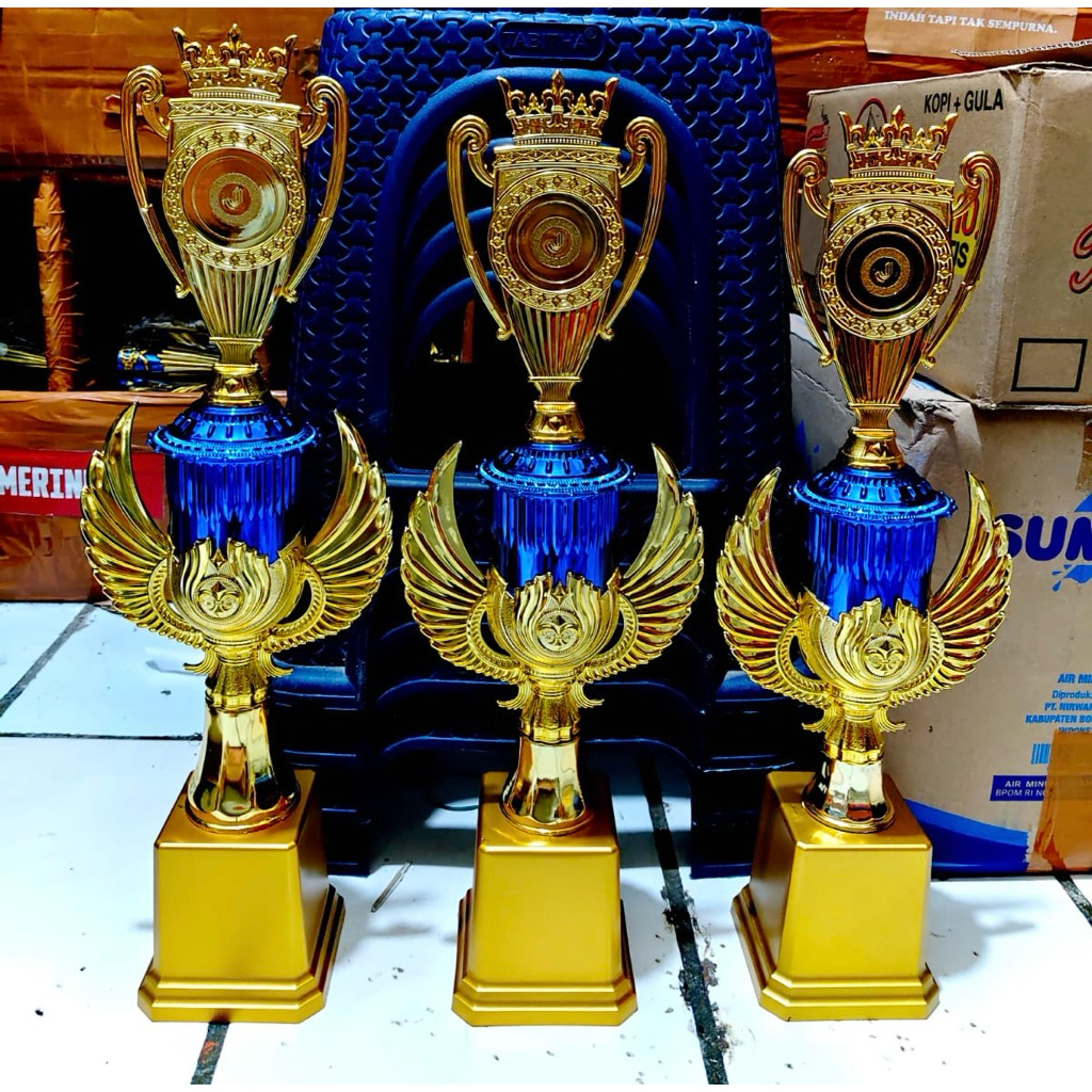 Piala Satuan Juara Umum Mewah Champion Jordan