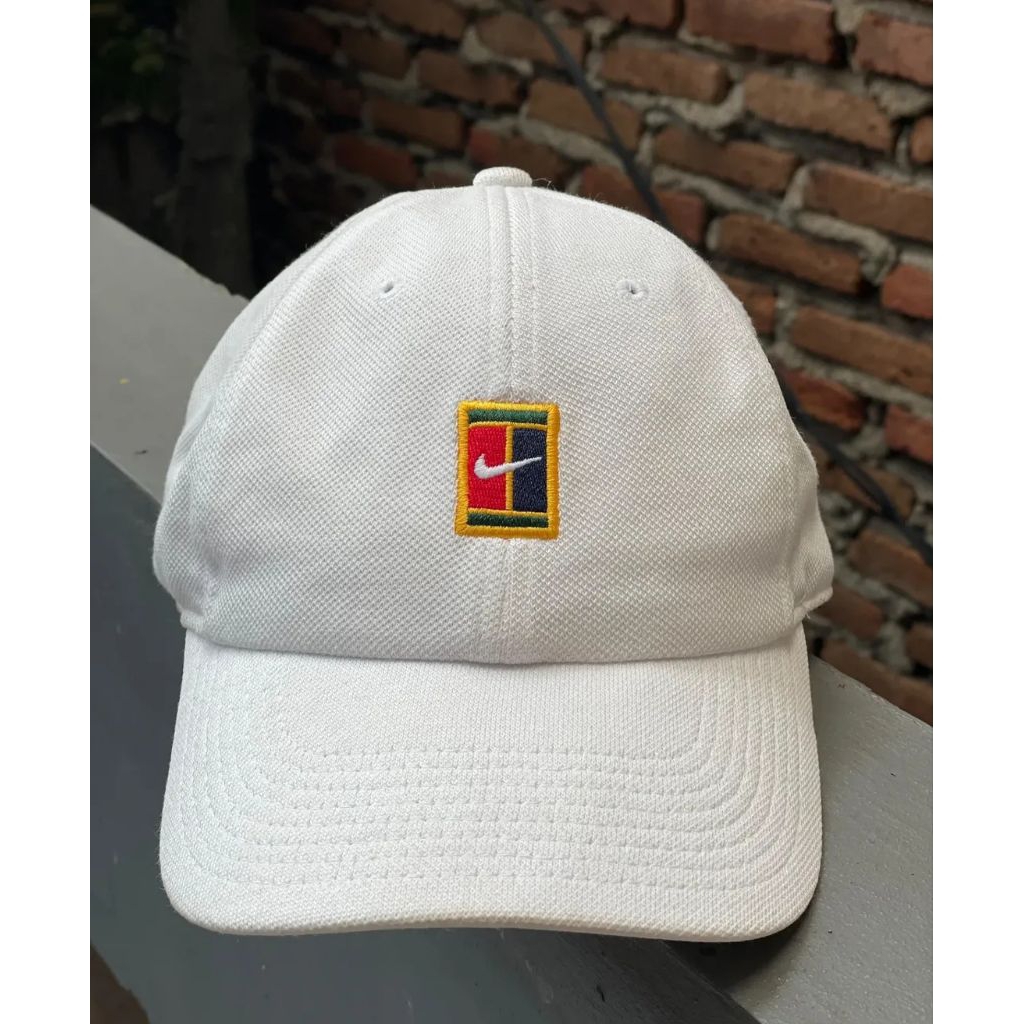 topi warna putih keren