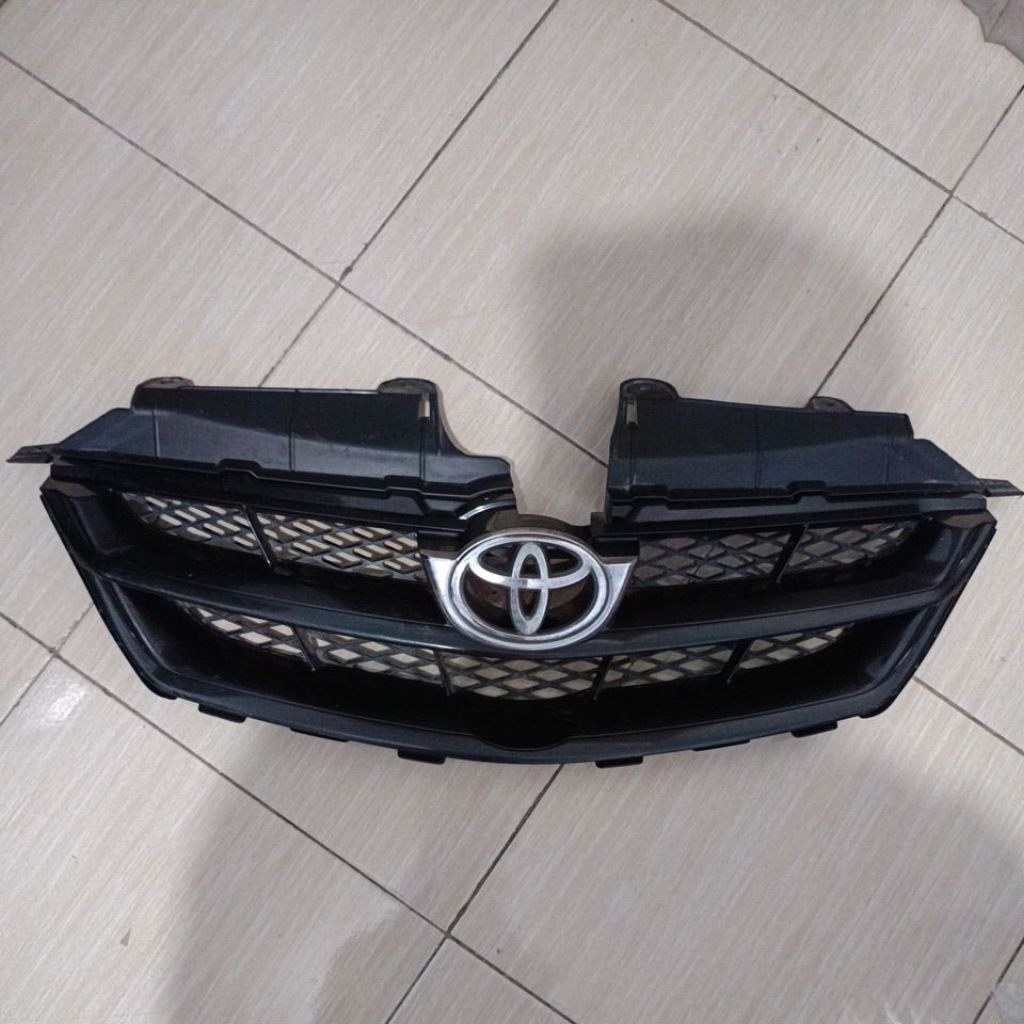 grill avanza VVti 2008-2011 original