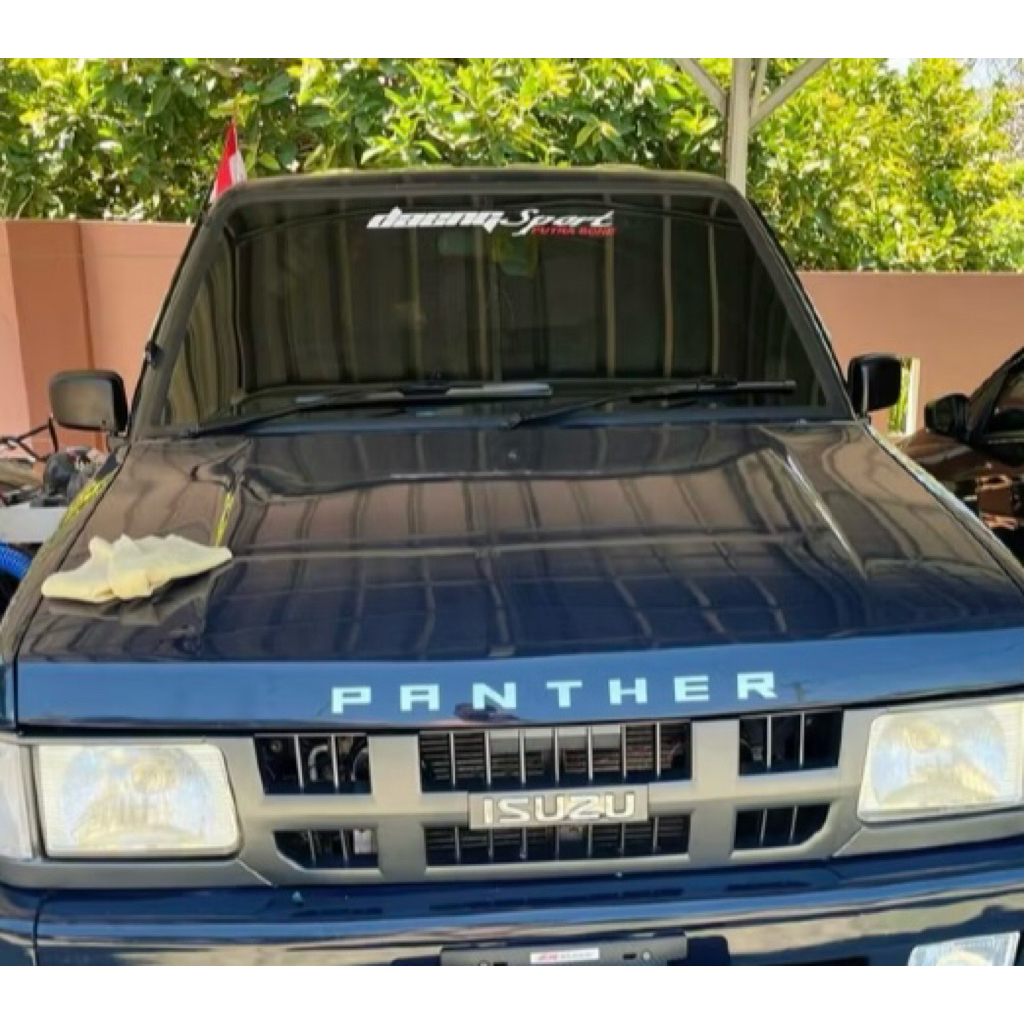 Emblem Akrilik Kap Depan Mobil Panther/Emblem Mobil Kap Depan Panther