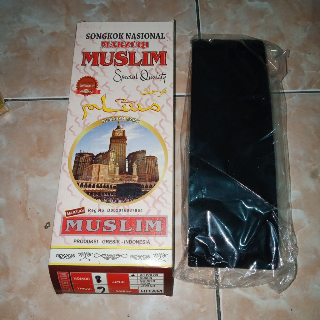 Peci hitam Muslim AC tinggi 9