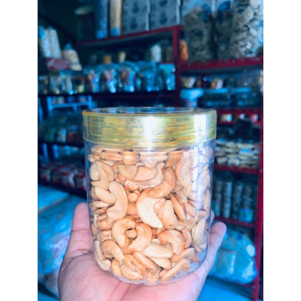 kacang mete belah toples