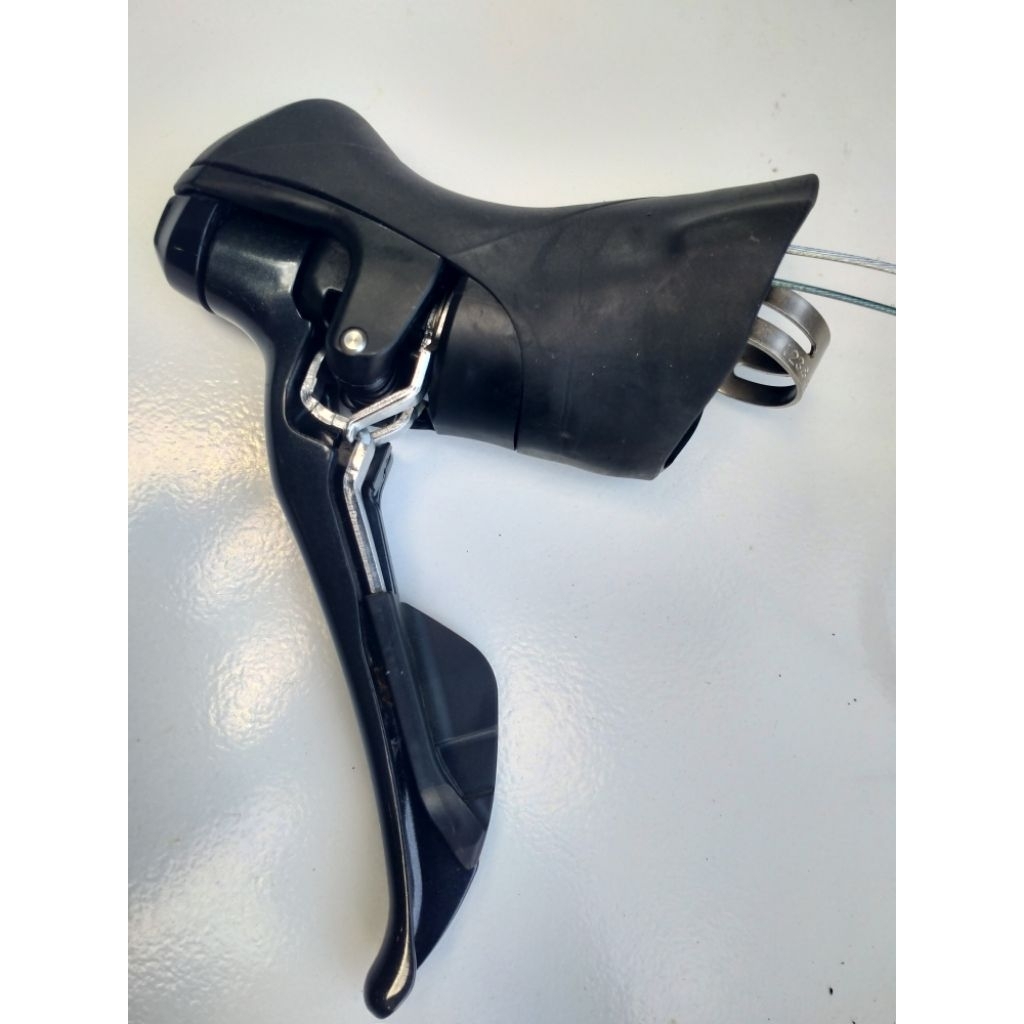 Brifter Shimano Sora R3000 kanan