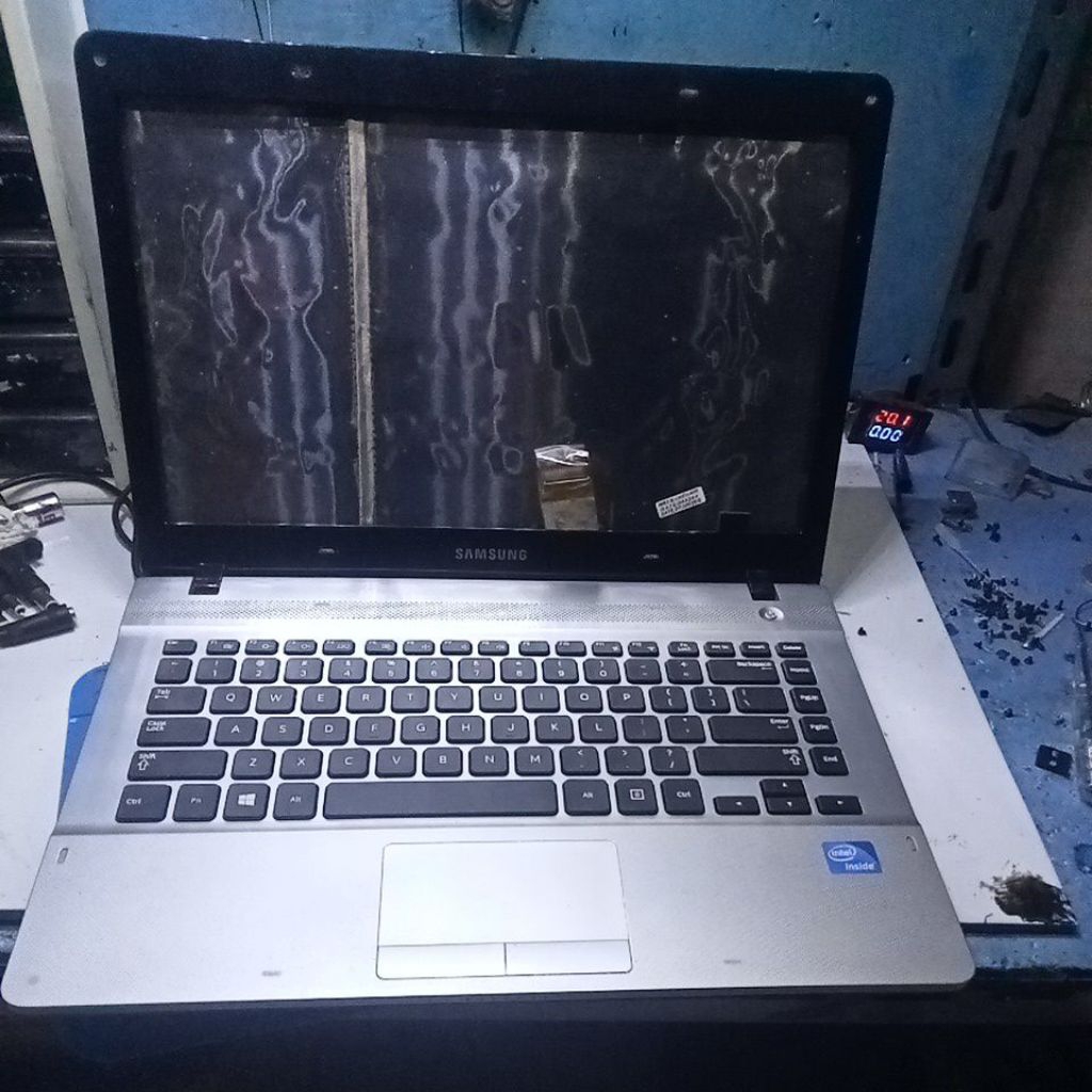 casing Samsung np270 mulus