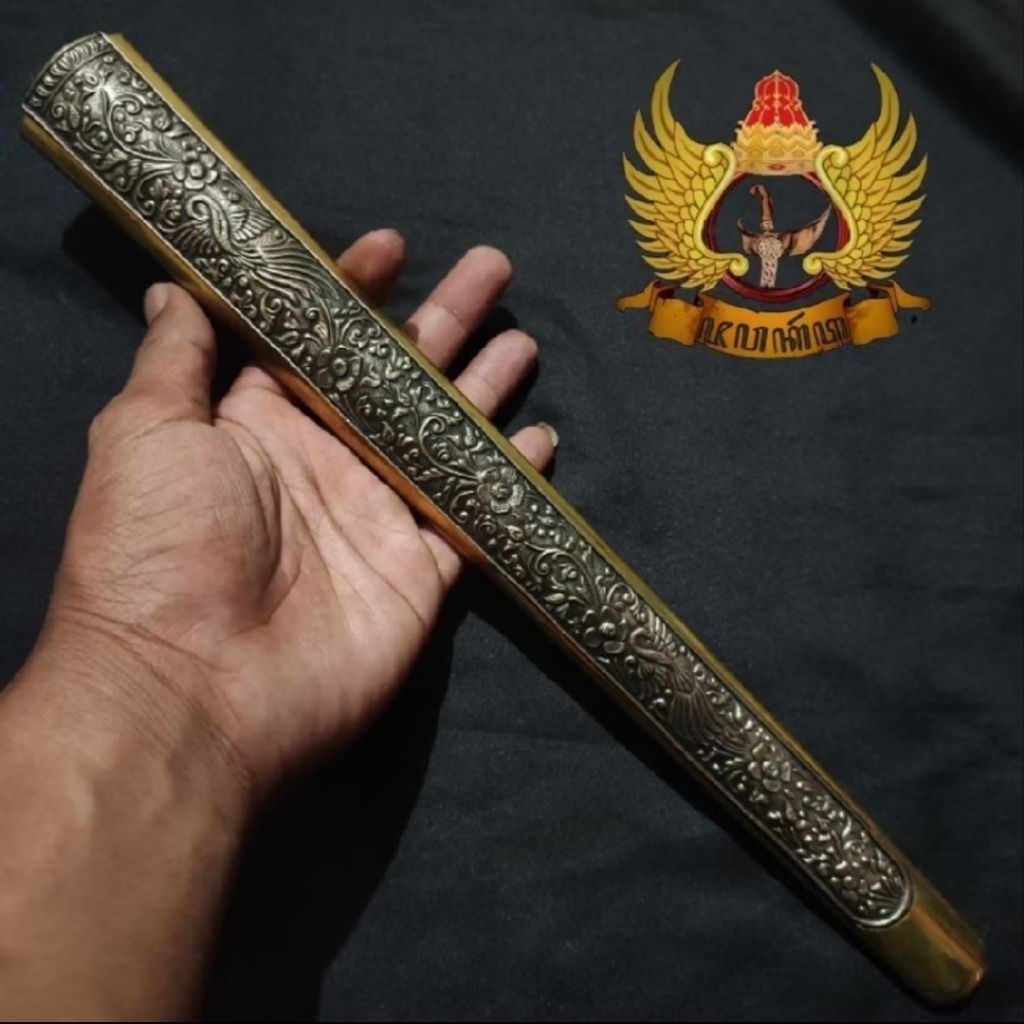 Pendok Slorok Kemalo Gaya Surakarta Warna Hitam Kombinasi Kuning Emas