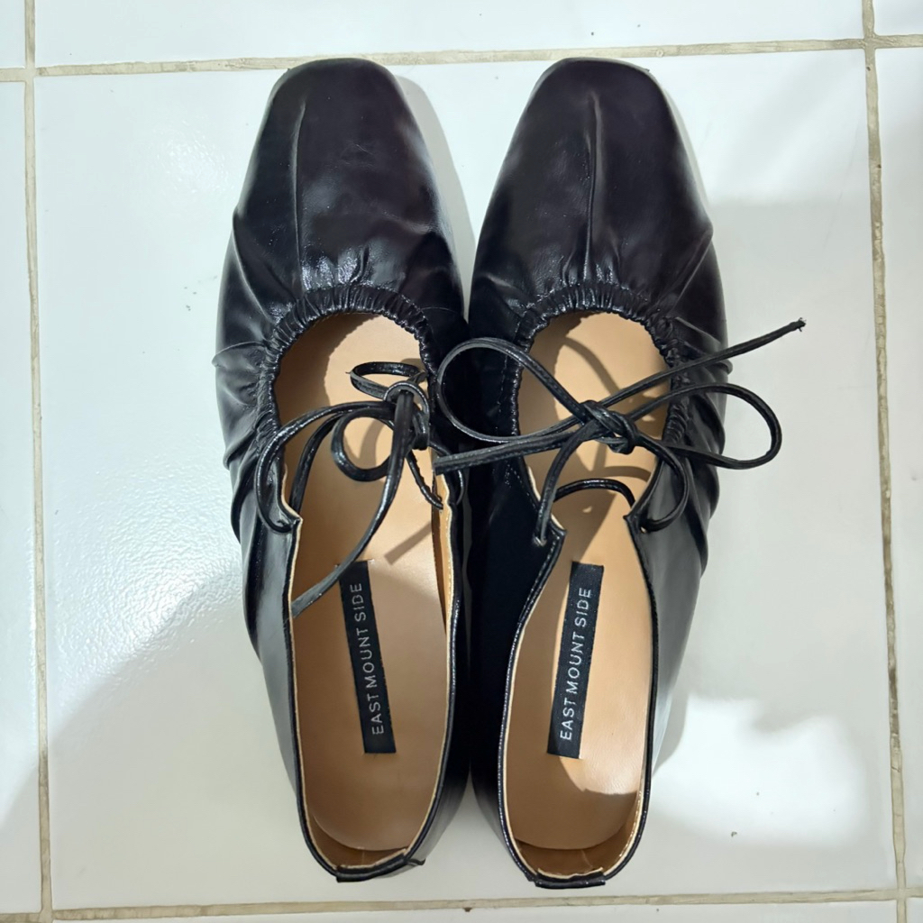 flat shoes east mount side