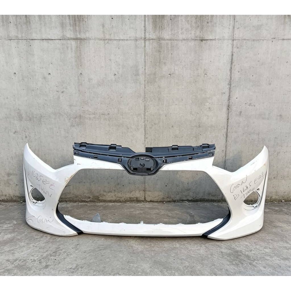 bumper bemper depan toyota agya 2019 original
