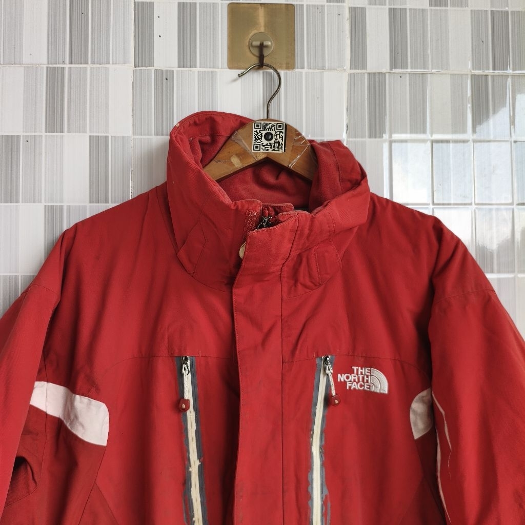 1529. JAKET OUTDOOR TNF WARNA MERAH SIZE XL PRELOVED