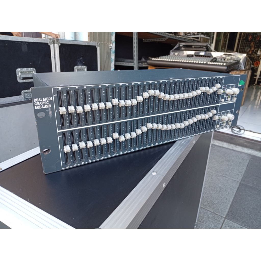 BSS ENGLAND FCS 960 EQUALIZER