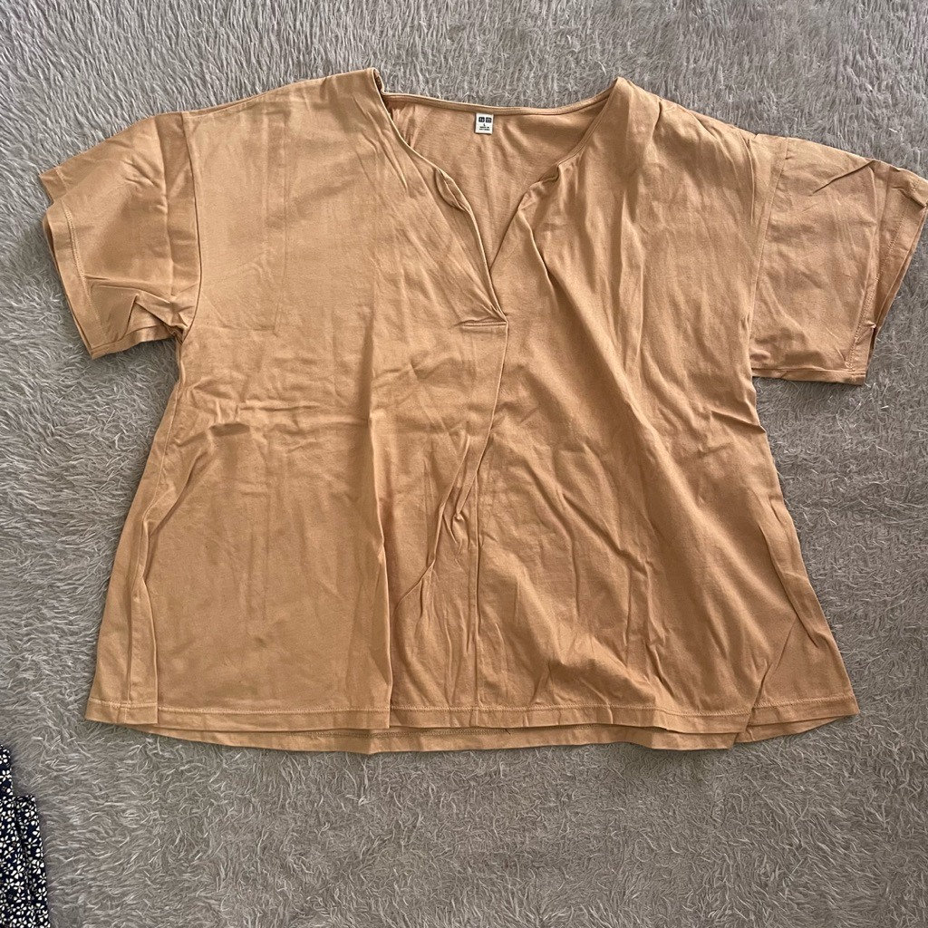 [preloved] kaos oversize uniqlo