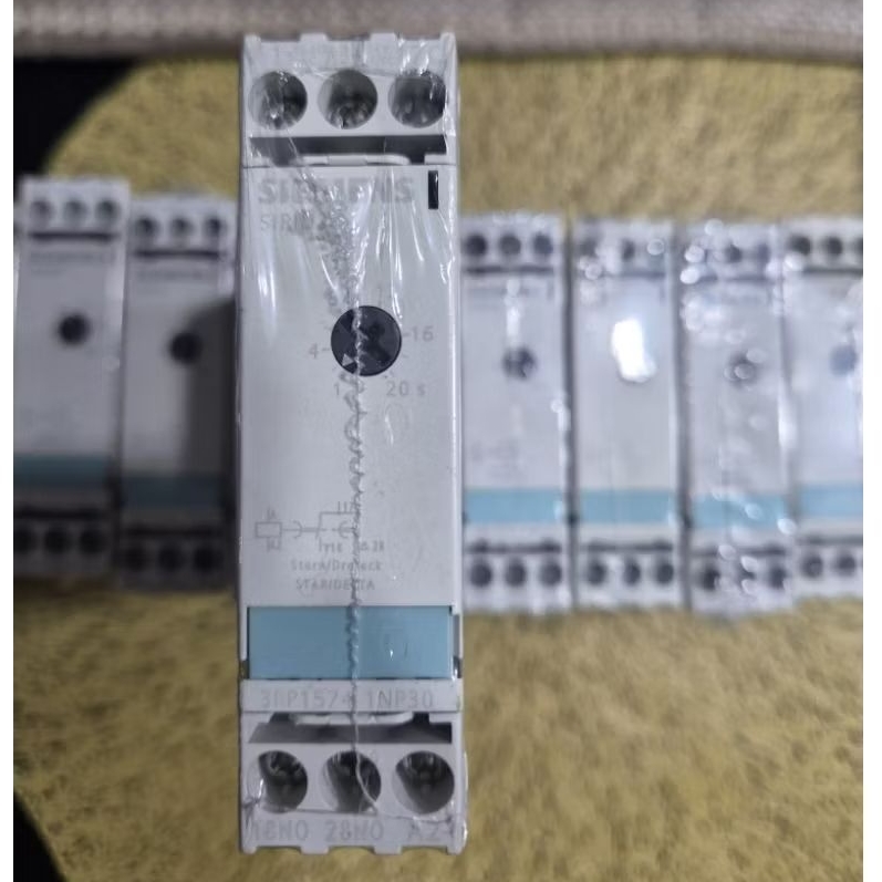 SIEMENS SIMIREL 3RP1574-1NP30 TIME RELAY STAR DELTA SIEMENS