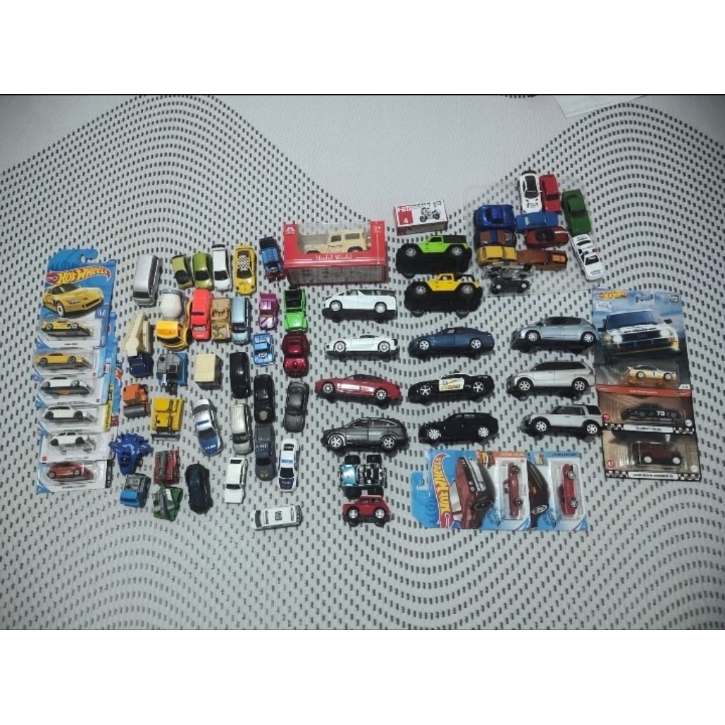 Paket Koleksi Diecast Campuran - Hot Wheels, Tomica, Mobil Konstruksi & Polisi