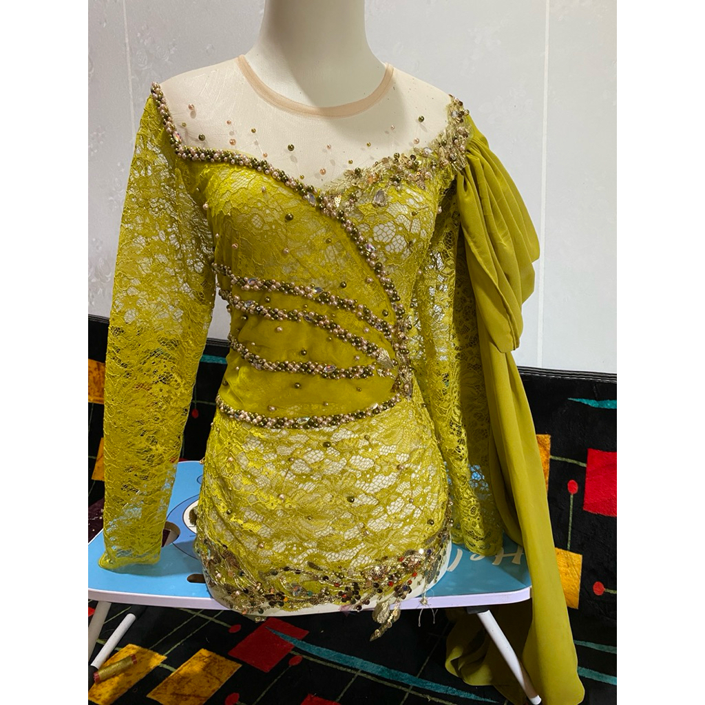 Kebaya modern hiasan Sabrina