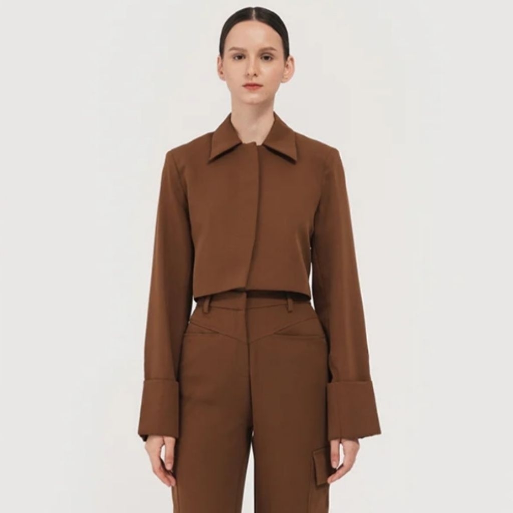 duma frank crop blazer