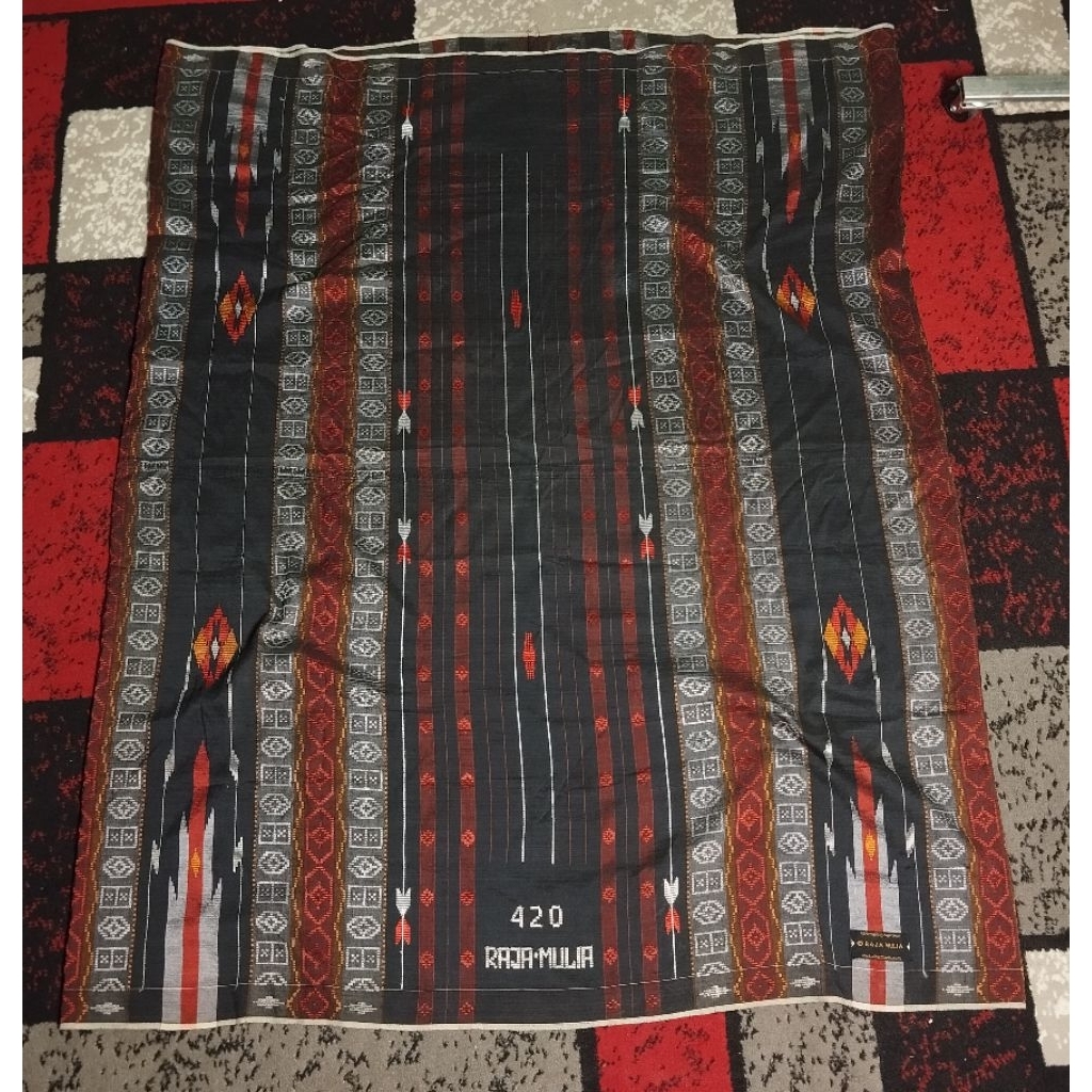 sarung raja mulia