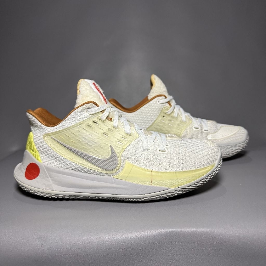 sepatu basket voli second nik kyrie low 2 sandy cheeks size 42 insol 26,5cm