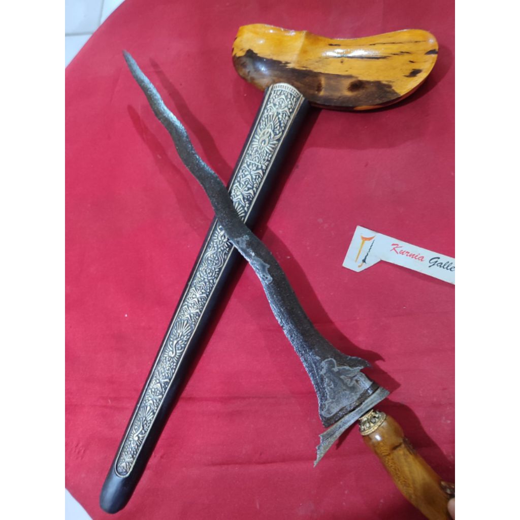 Keris Segaluh Luk 9 pamor Rojo Gundolo