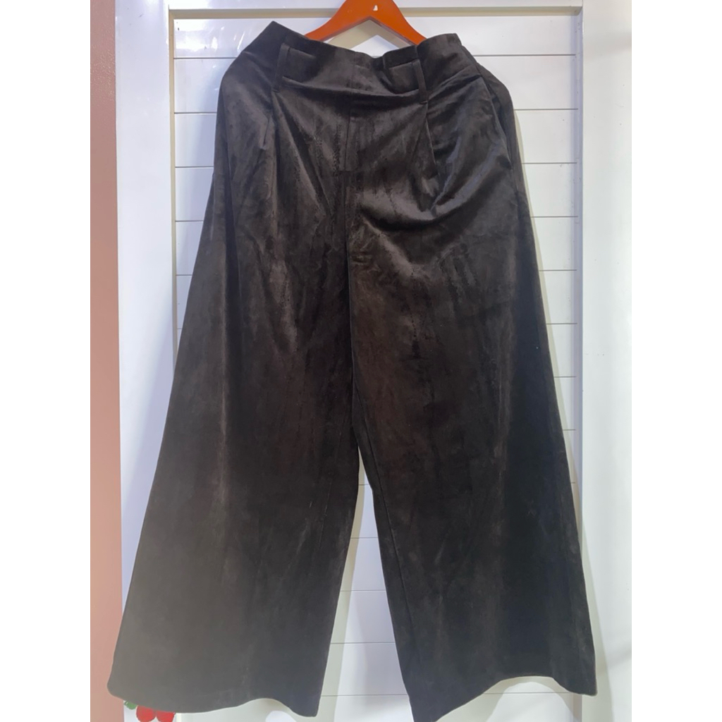 GU Kulot Corduroy Black Preloved | Sister brand Uniqlo