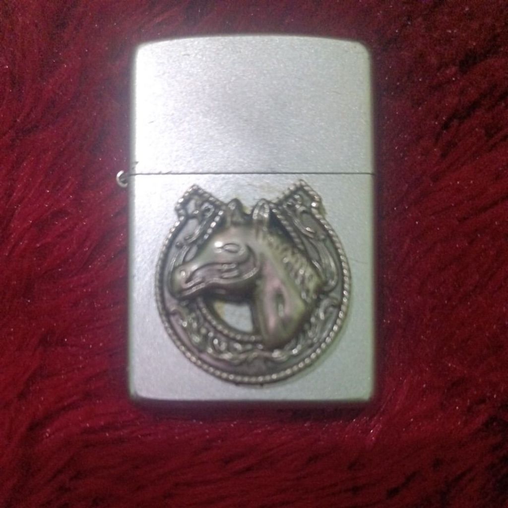 Zippo satin chrome horse emblem