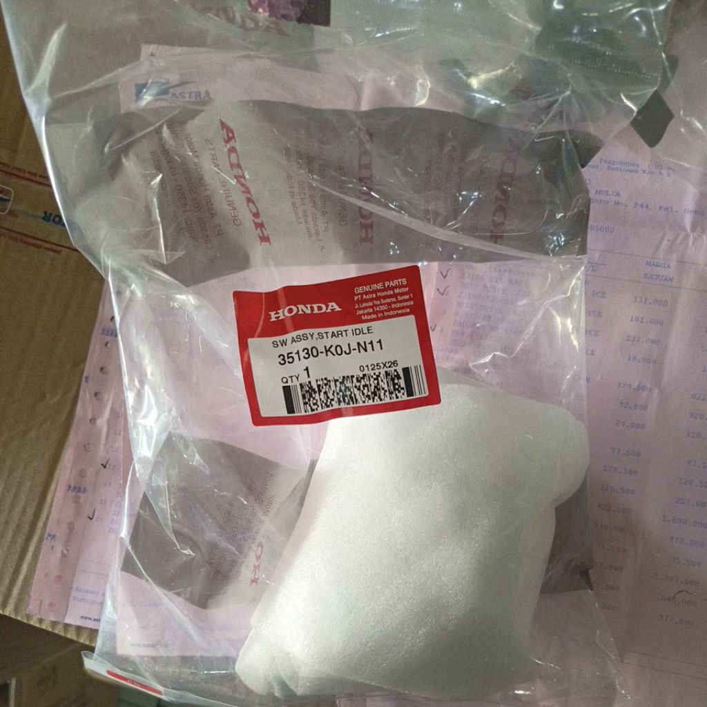 HOLDER KANAN TOMBOL STARTER GENIO ISS 35130 K0J N11