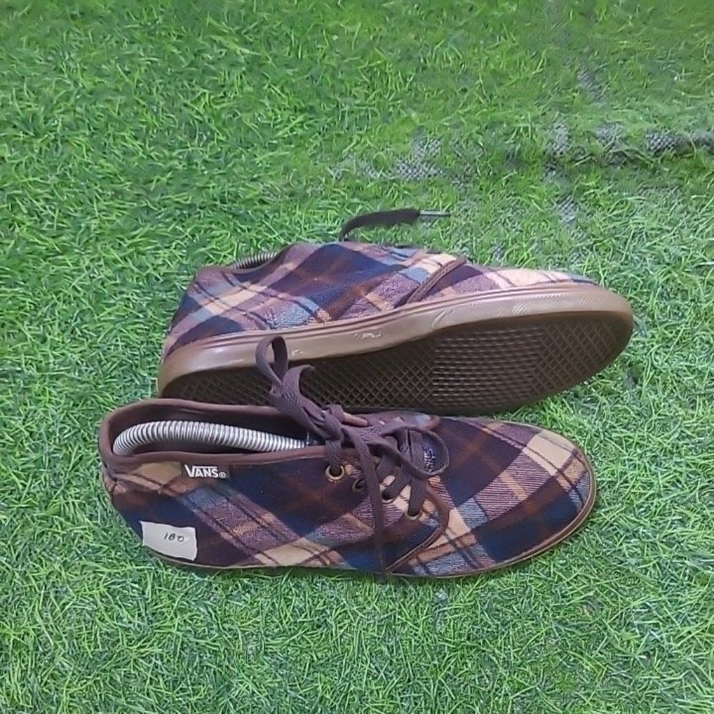 sepatu sneakers vans chukka size 38