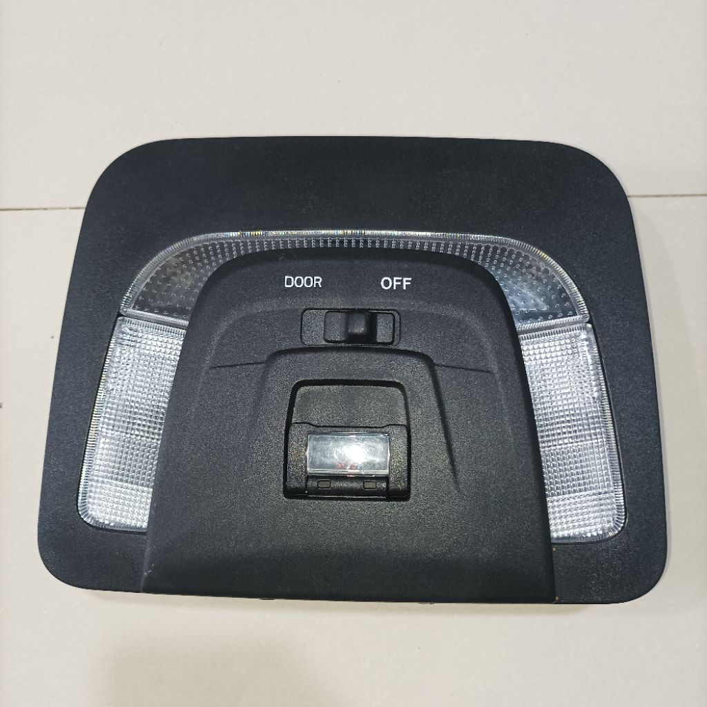 LAMPU PLAFON TOYOTA INNOVA ZENIX TYPE V ORIGINAL