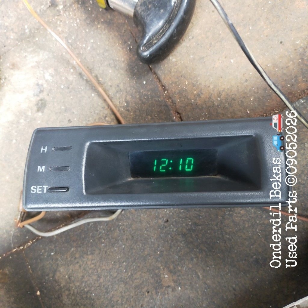 jam dashboard Mitsubishi Galant Eterna