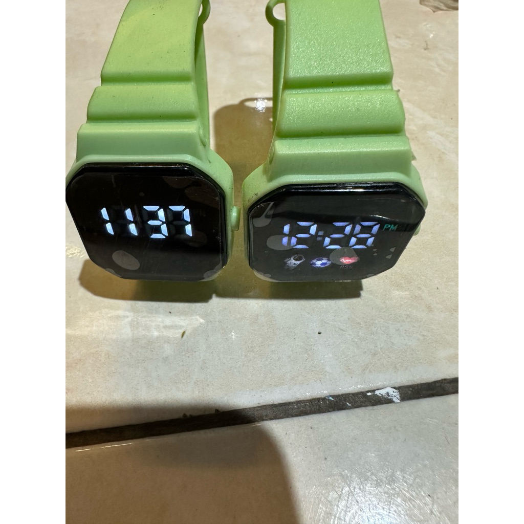 Jam Tangan Karet LED Jam Tangan Anak Anak Jam Tangan Sports Watch Jam Tangan Olahraga Jam Tangan Cew