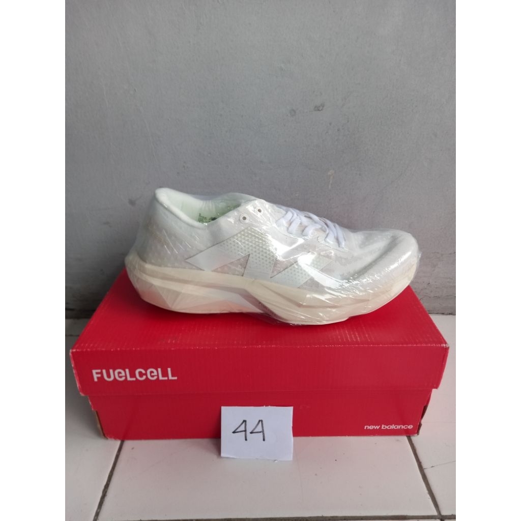 NB running shoes women size 44